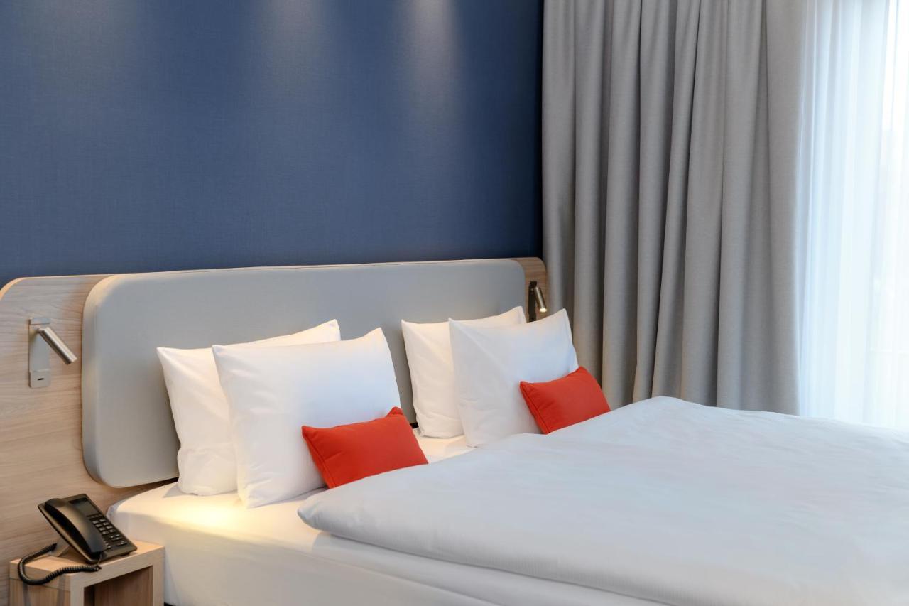 Holiday Inn Express Goettingen By Ihg Bagian luar foto