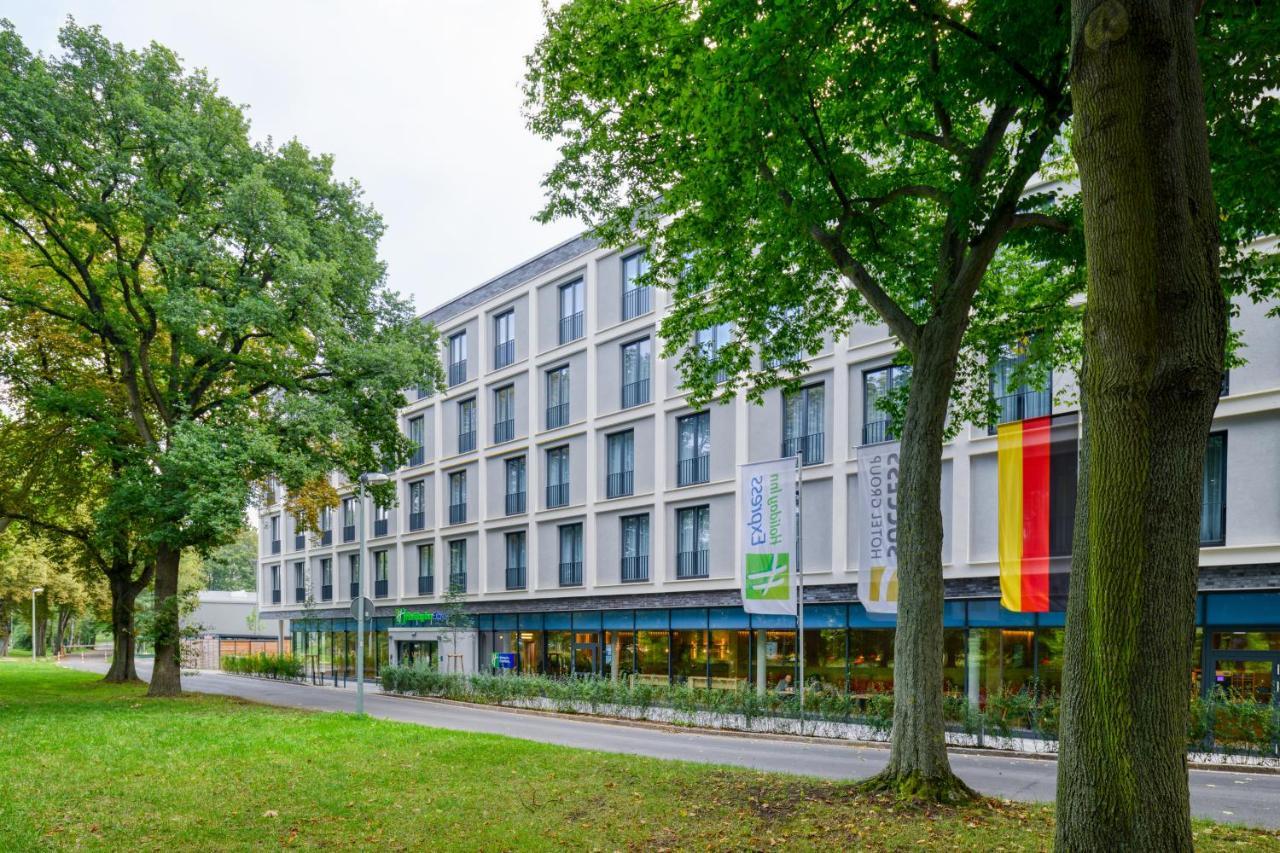 Holiday Inn Express Goettingen By Ihg Bagian luar foto
