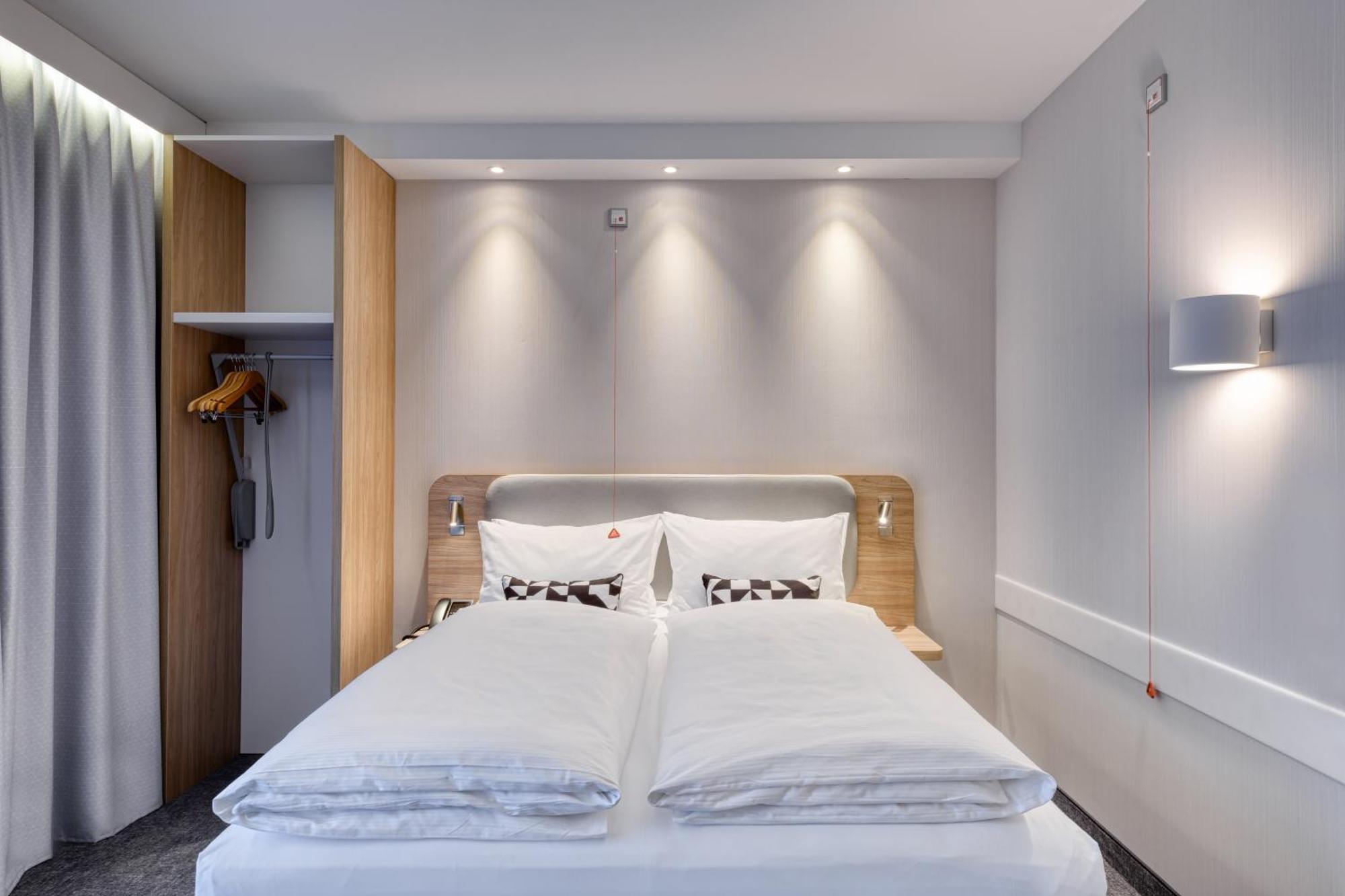 Holiday Inn Express Goettingen By Ihg Bagian luar foto