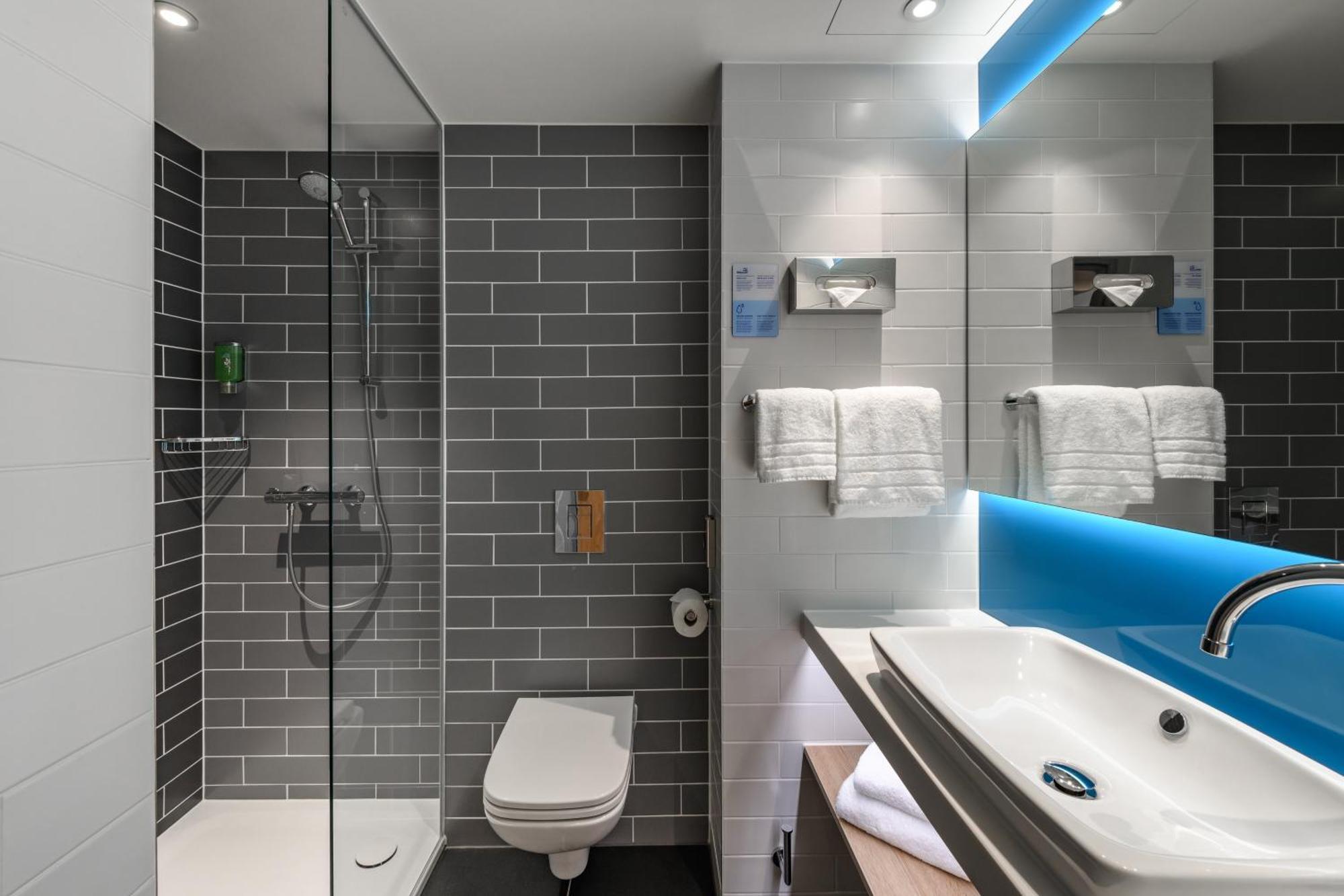 Holiday Inn Express Goettingen By Ihg Bagian luar foto