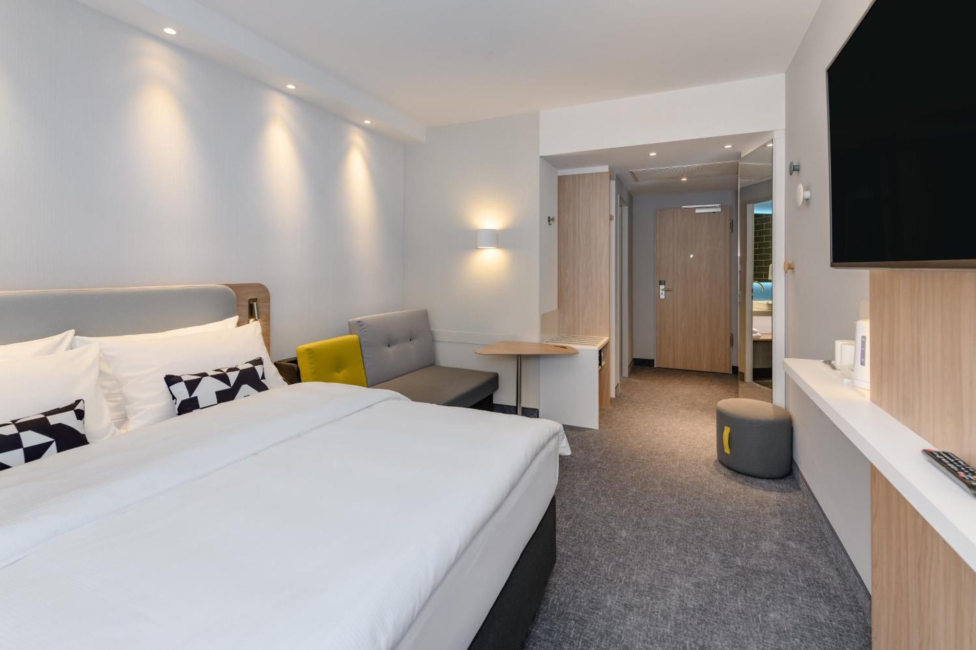 Holiday Inn Express Goettingen By Ihg Bagian luar foto