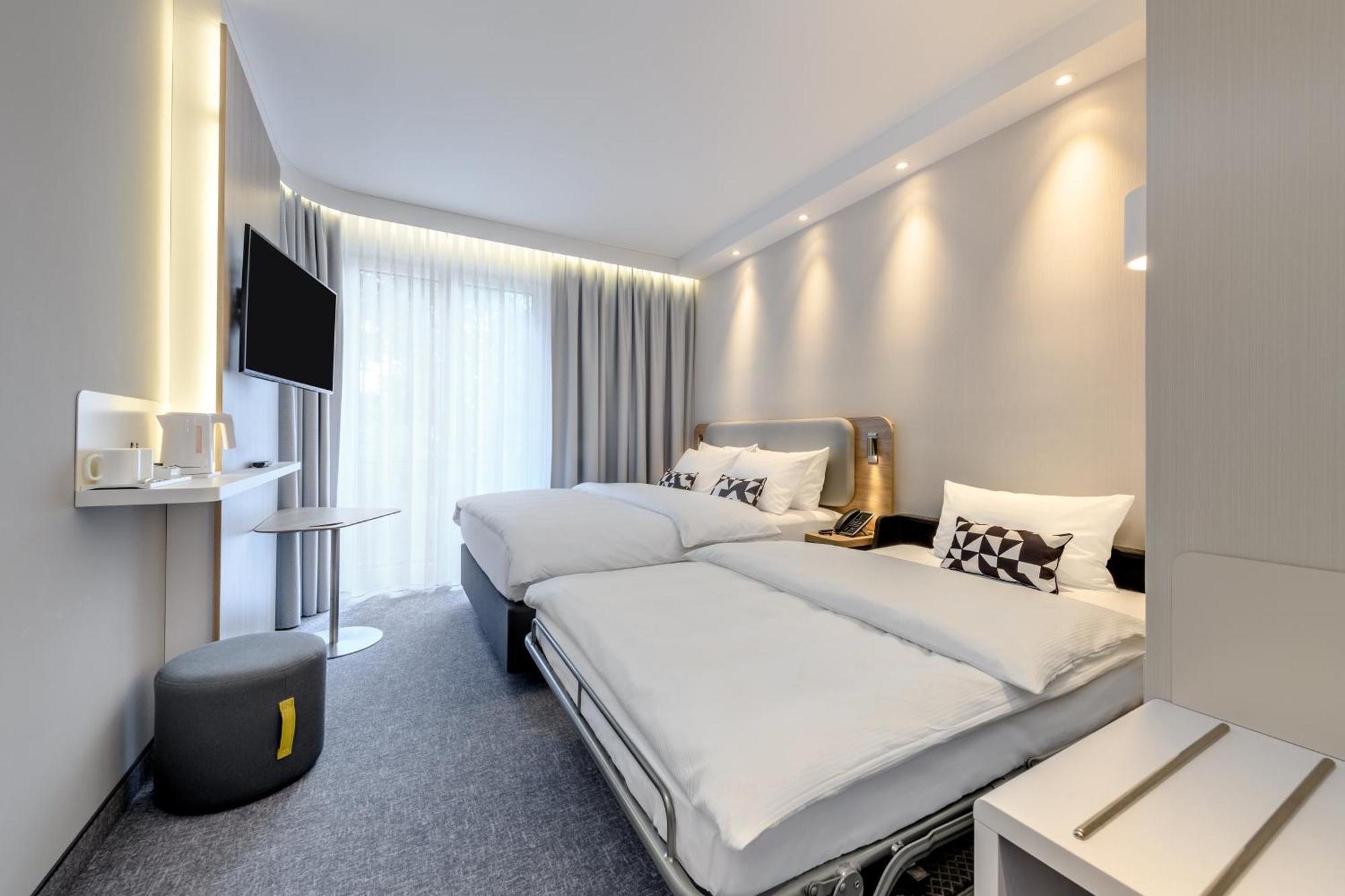 Holiday Inn Express Goettingen By Ihg Bagian luar foto