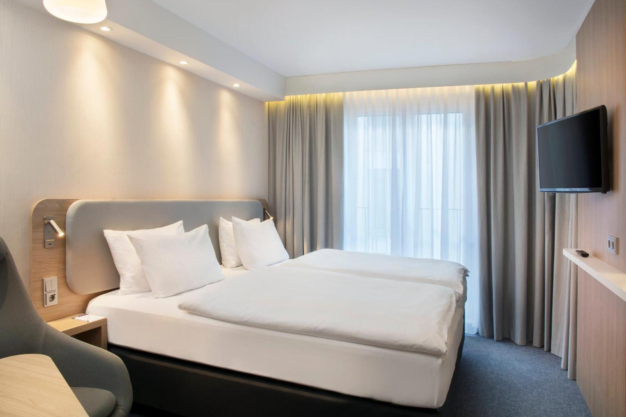 Holiday Inn Express Goettingen By Ihg Bagian luar foto