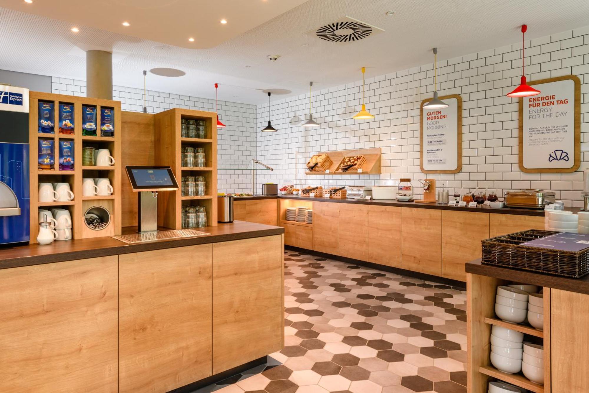 Holiday Inn Express Goettingen By Ihg Bagian luar foto