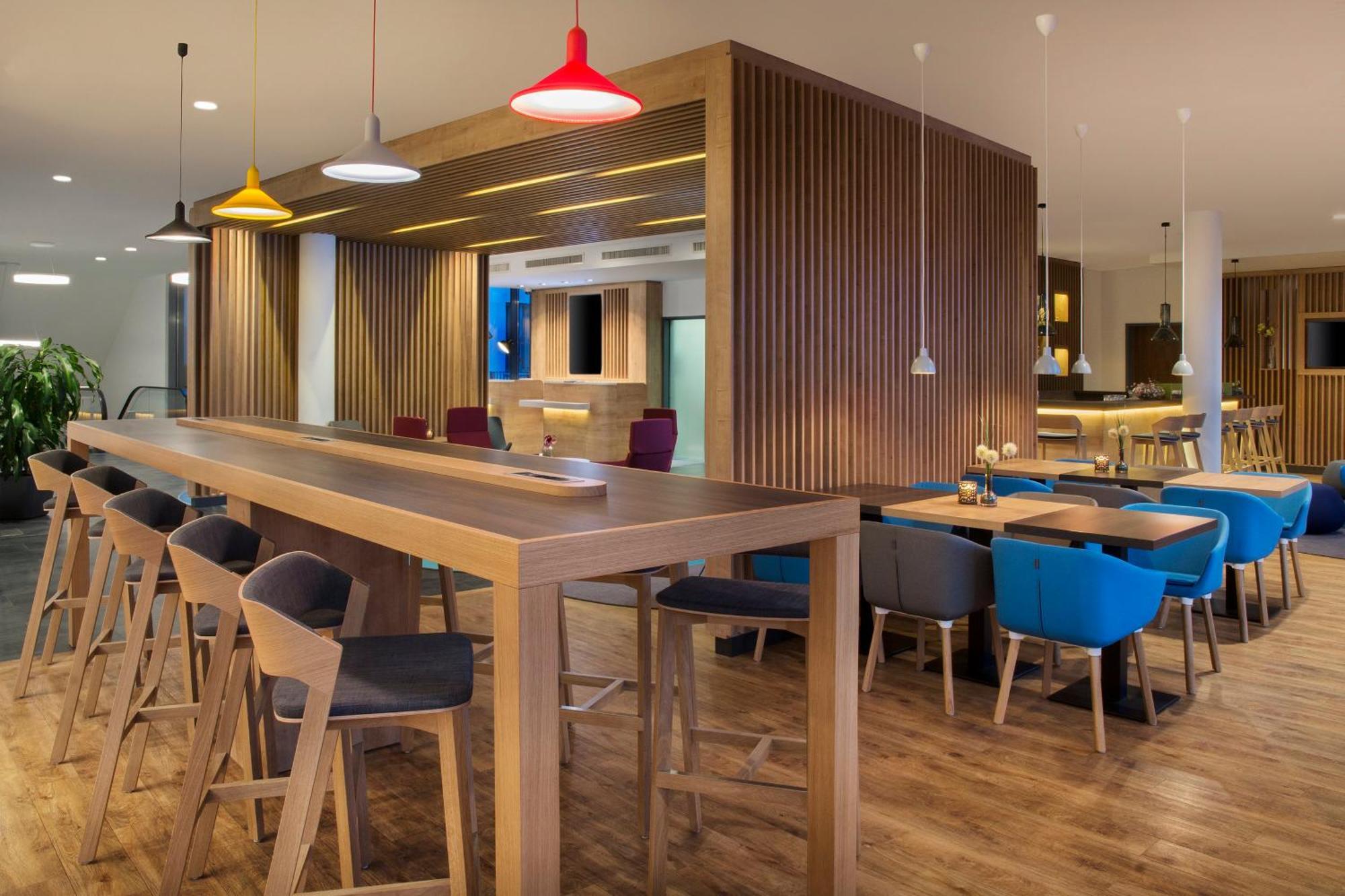 Holiday Inn Express Goettingen By Ihg Bagian luar foto