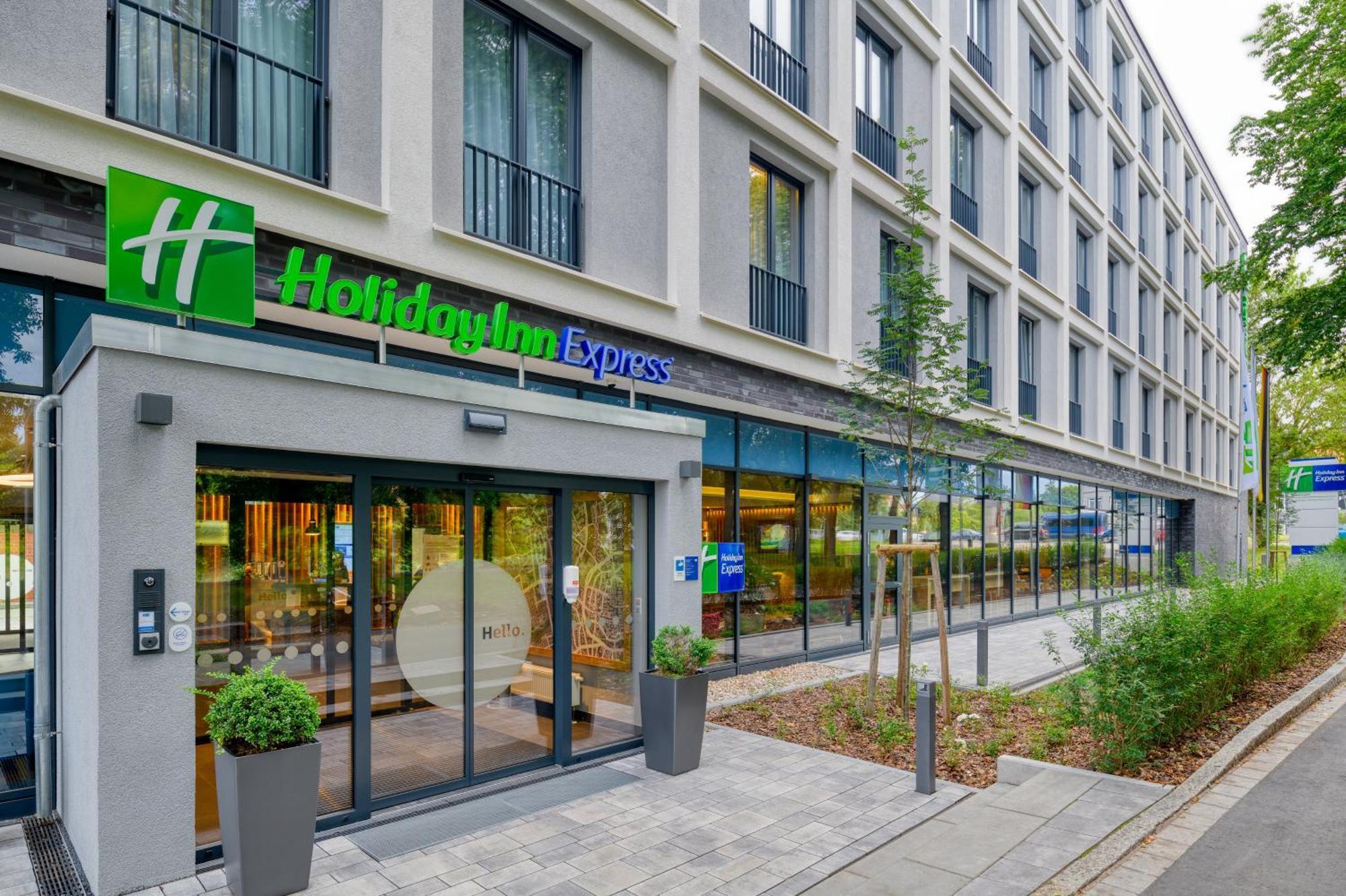 Holiday Inn Express Goettingen By Ihg Bagian luar foto