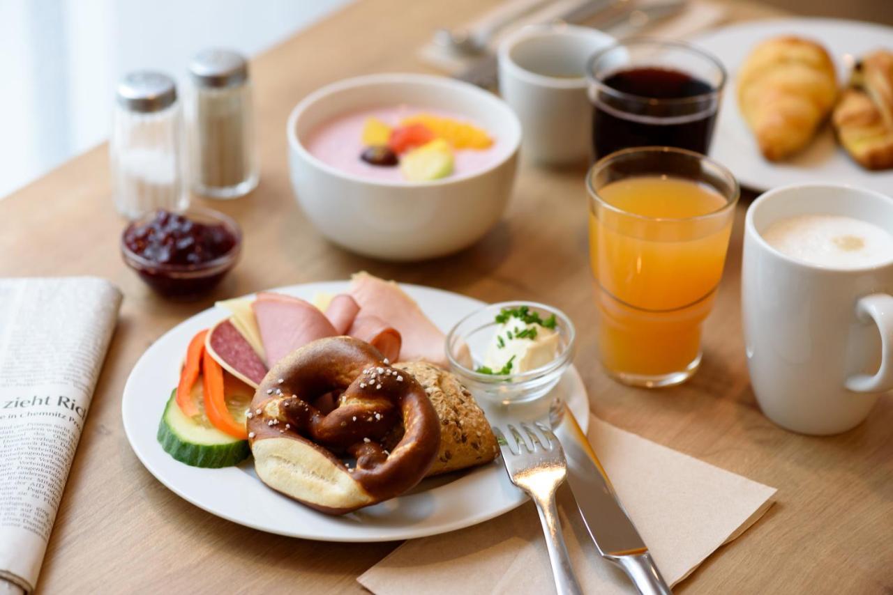 Holiday Inn Express Goettingen By Ihg Bagian luar foto